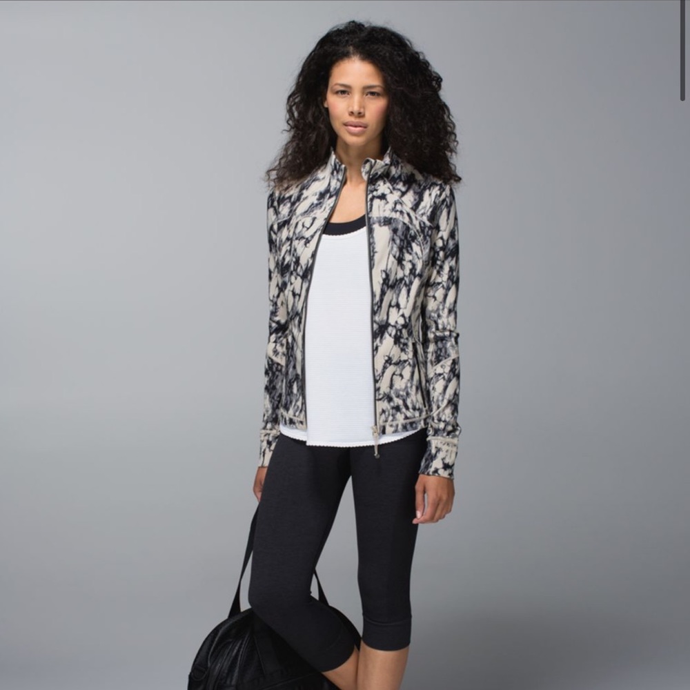 lululemon athletica Black and White Jacket - Picture 2 of 13